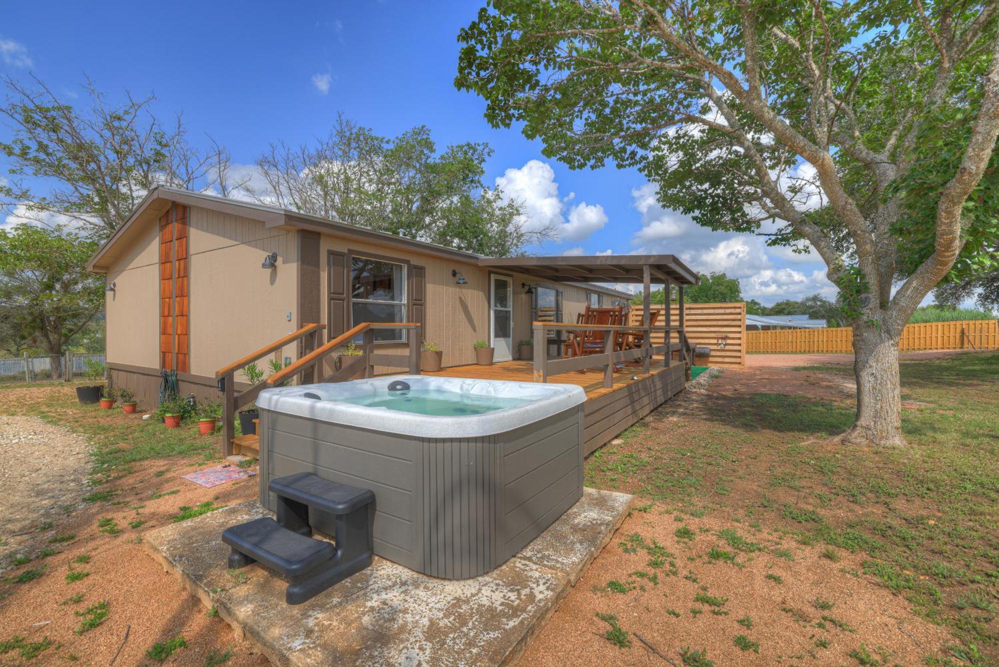 Sage: Peaceful Hill Country Retreat With Hot-Tub! Villa Fredericksburg Eksteriør bilde