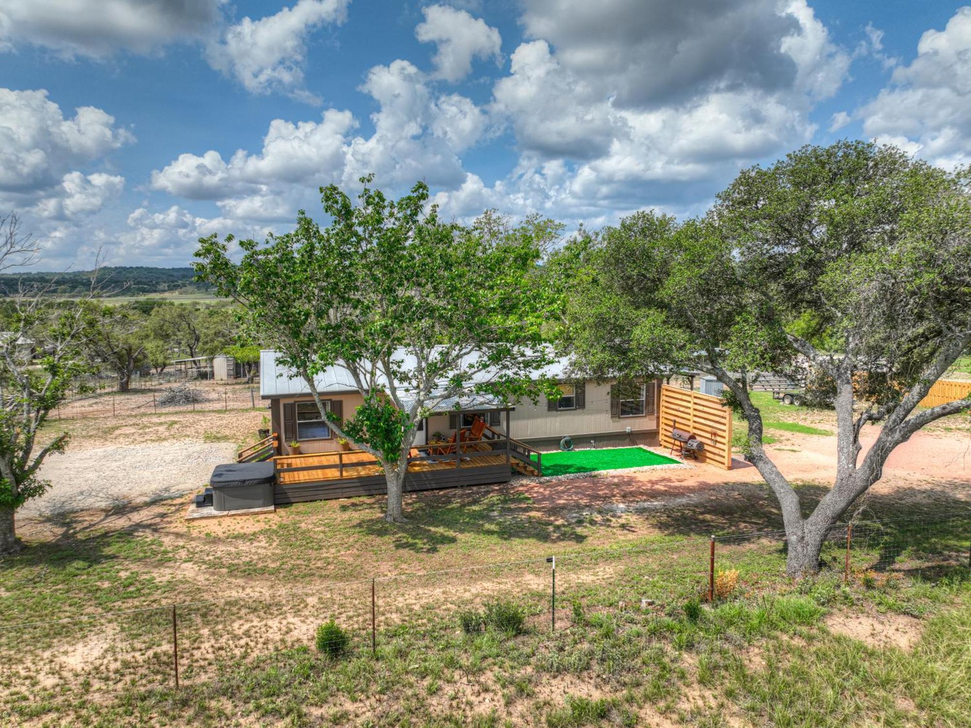 Sage: Peaceful Hill Country Retreat With Hot-Tub! Villa Fredericksburg Eksteriør bilde